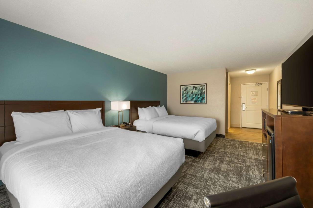 Best Western Watertown Inn & Suites Exterior photo