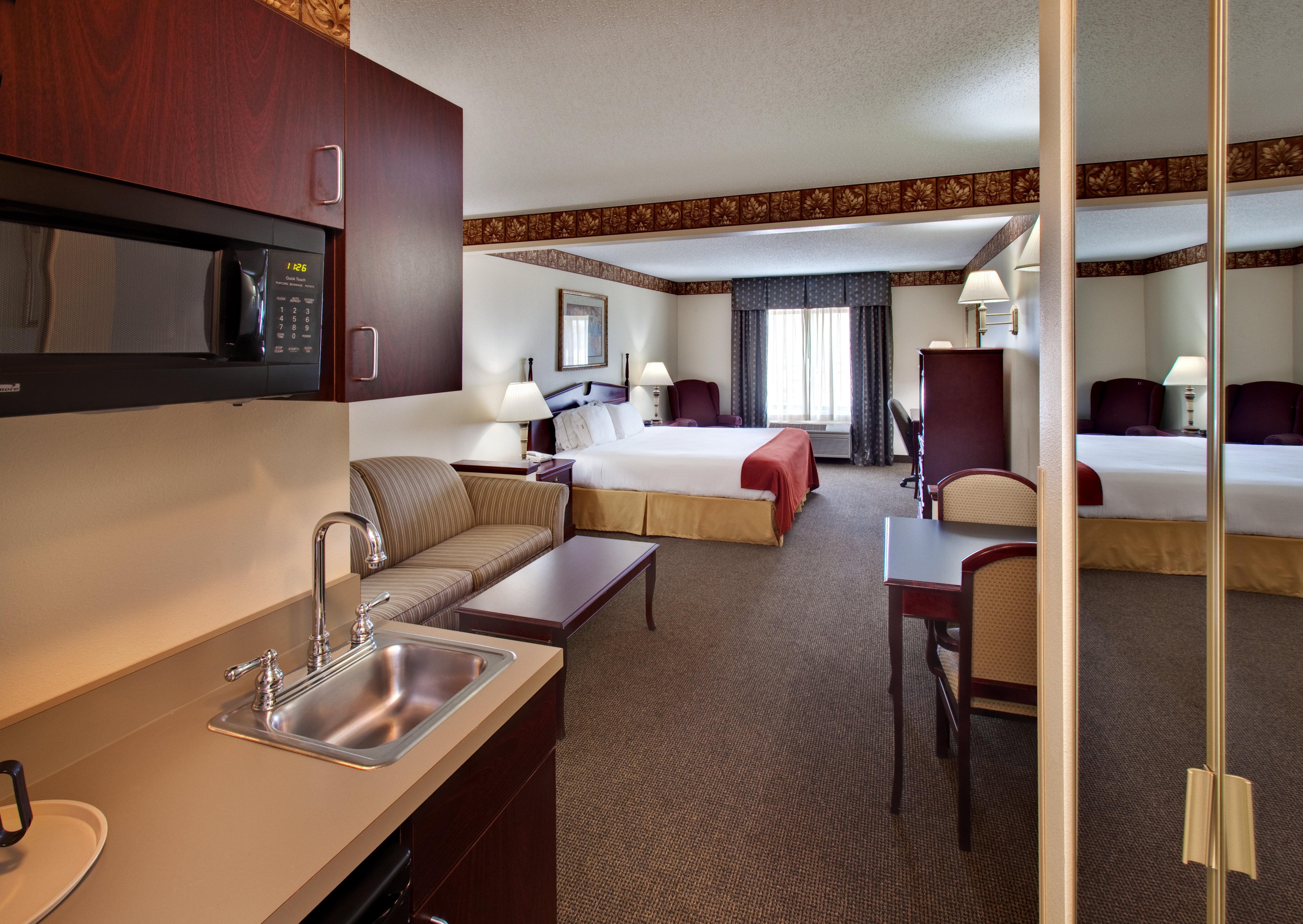 Best Western Watertown Inn & Suites Exterior photo