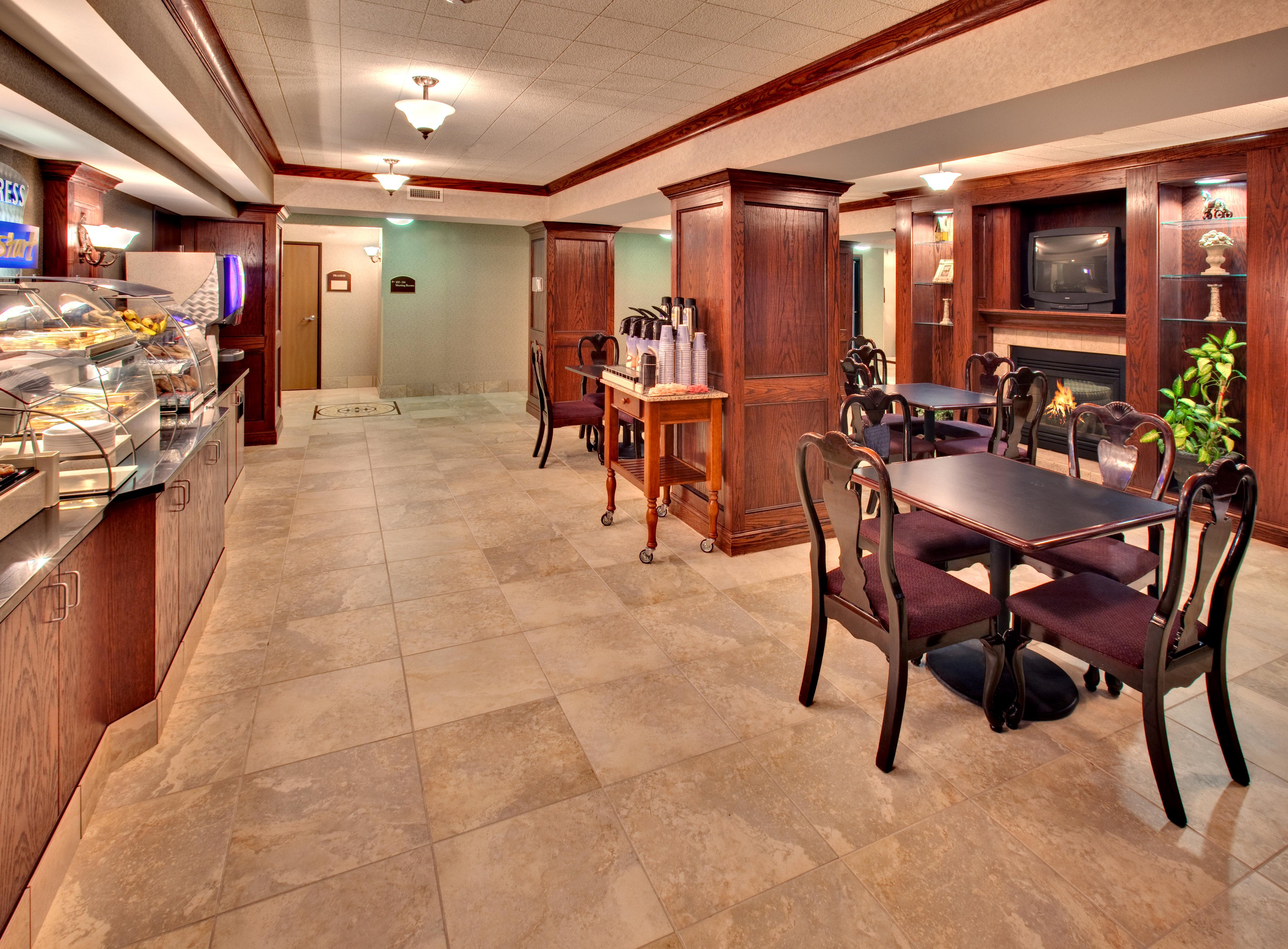 Best Western Watertown Inn & Suites Exterior photo